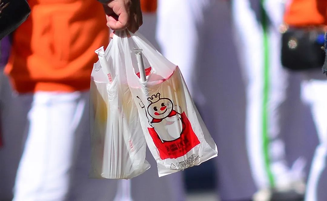 蜜雪冰城赚钱是真的吗,开个蜜雪冰城店到底能不能赚钱