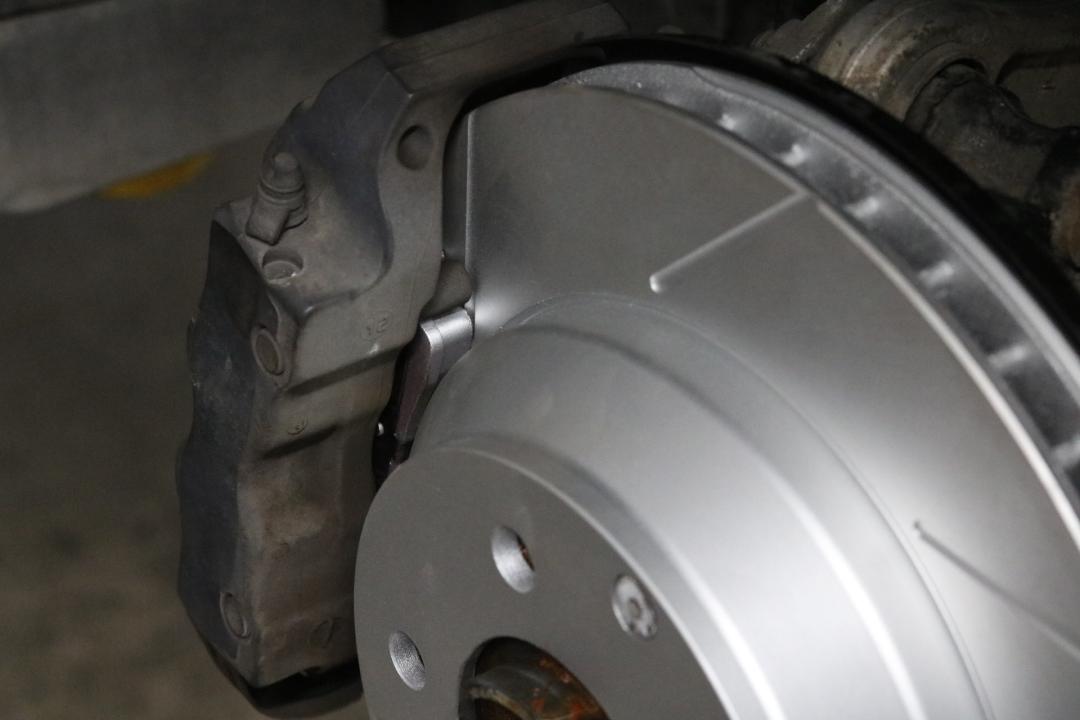 老款奥迪q74.2报废,奥迪q7新能源报废车