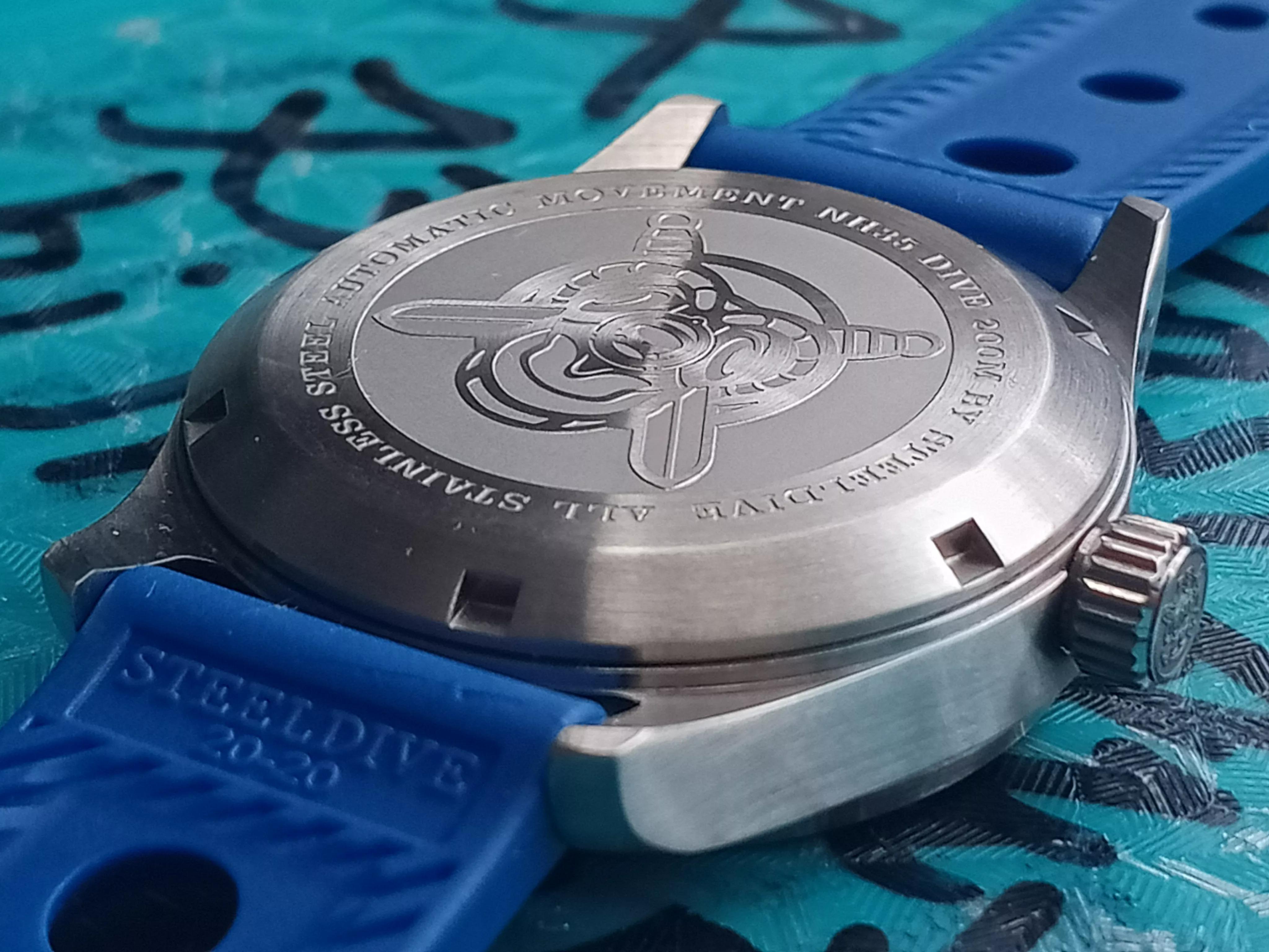 8200和nh35尺寸一样吗,8200机芯和nh35对比