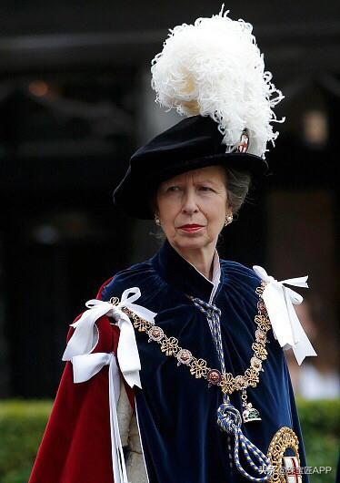 象征性感的“吊袜带”，为啥成了英国最高级别骑士勋章的代表物？