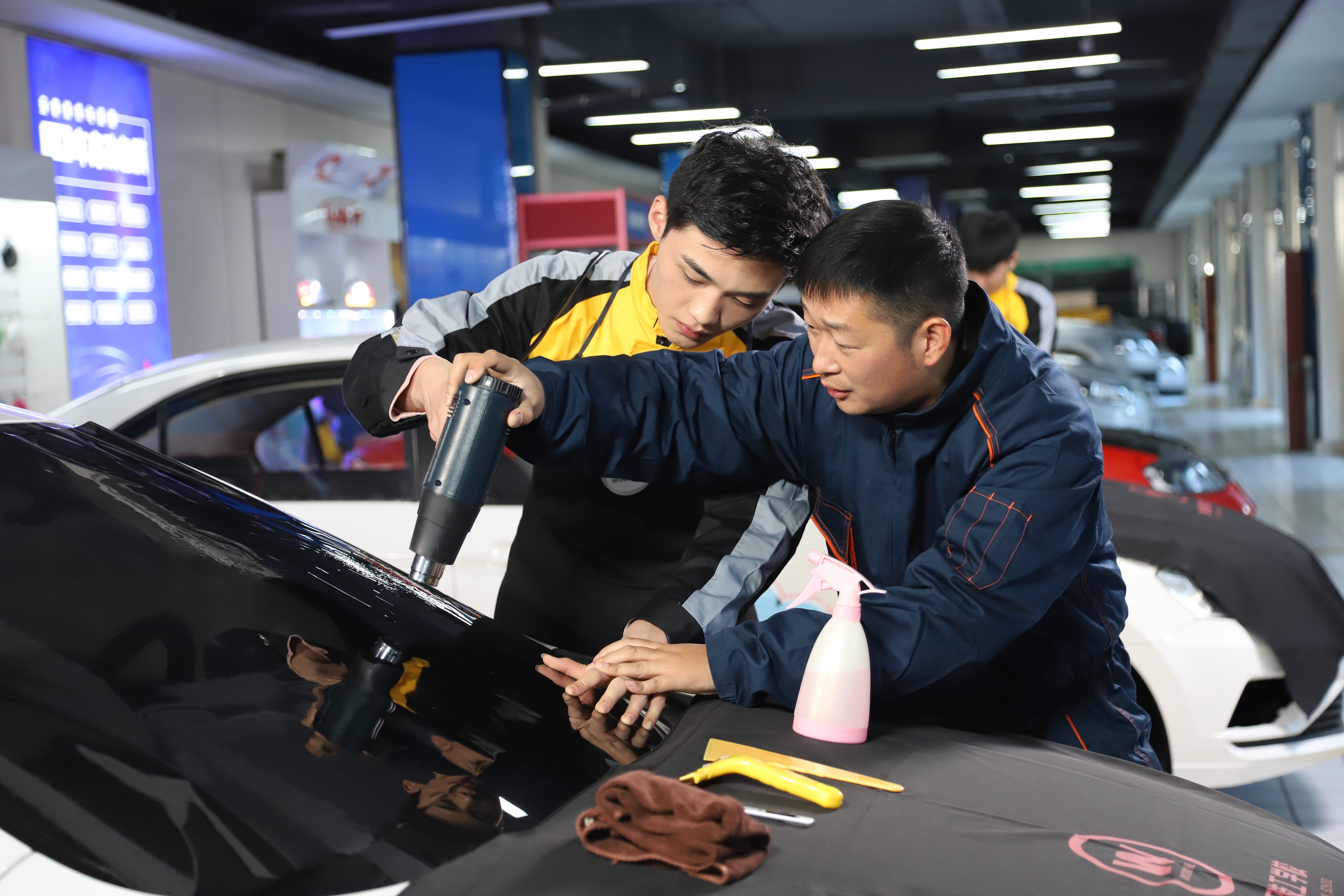 万通汽车美容技术培训前景,现在开汽车美容店的前景怎么样