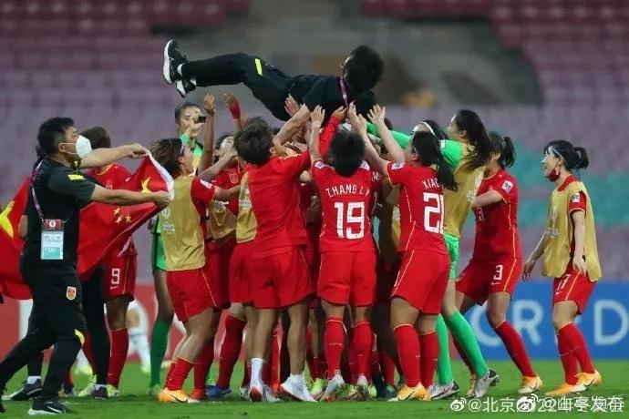 女足男足对比视频,女足男足对比讲解