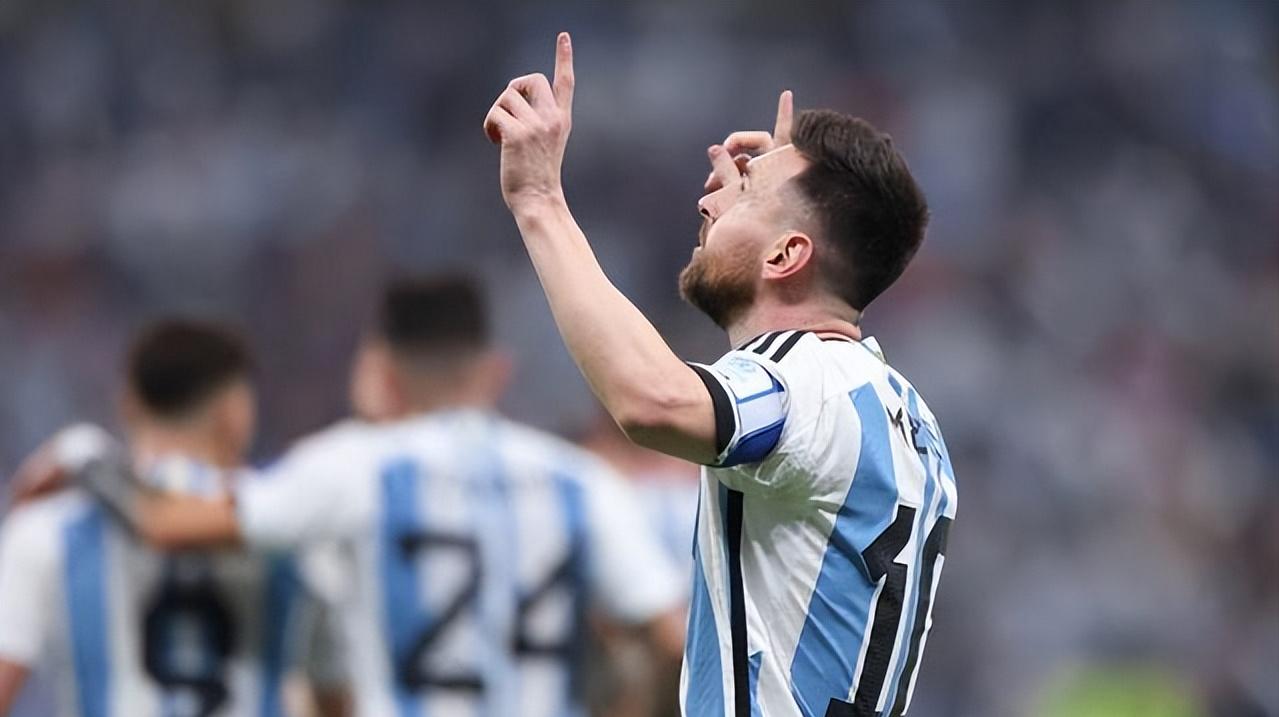 大力神杯姆巴佩对梅西,梅西亲吻大力神杯c罗喝水