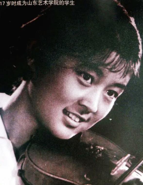 收手吧倪萍!别再*辱侮**观众智商了，64岁演“刘姥姥”雷人又无脑