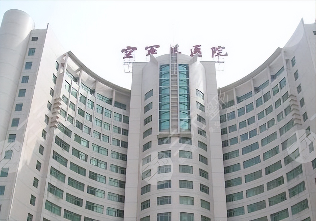 2010年河北行唐，儿子患病身长“巨型黑痣”，母亲为救子割皮移植