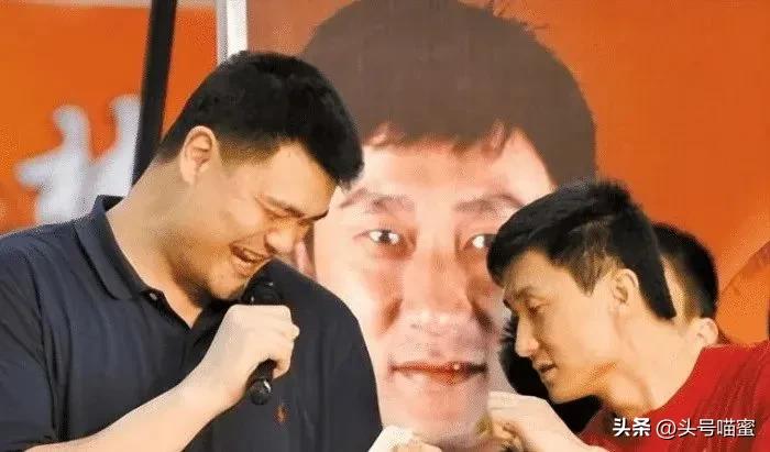 换帅决定一石三鸟，男篮春天要来！八位草根空降国家队，怕啥伊朗