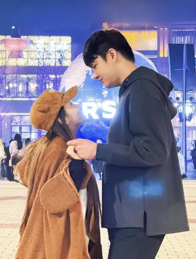 刘纯燕女儿官宣怀孕,刘纯燕的女儿现在怎么样了