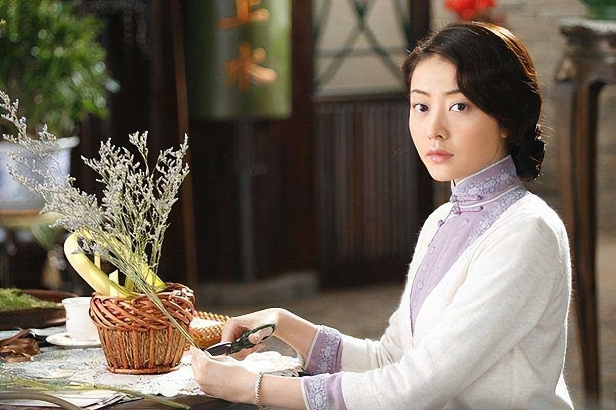 熊黛林拜金,熊黛林上位