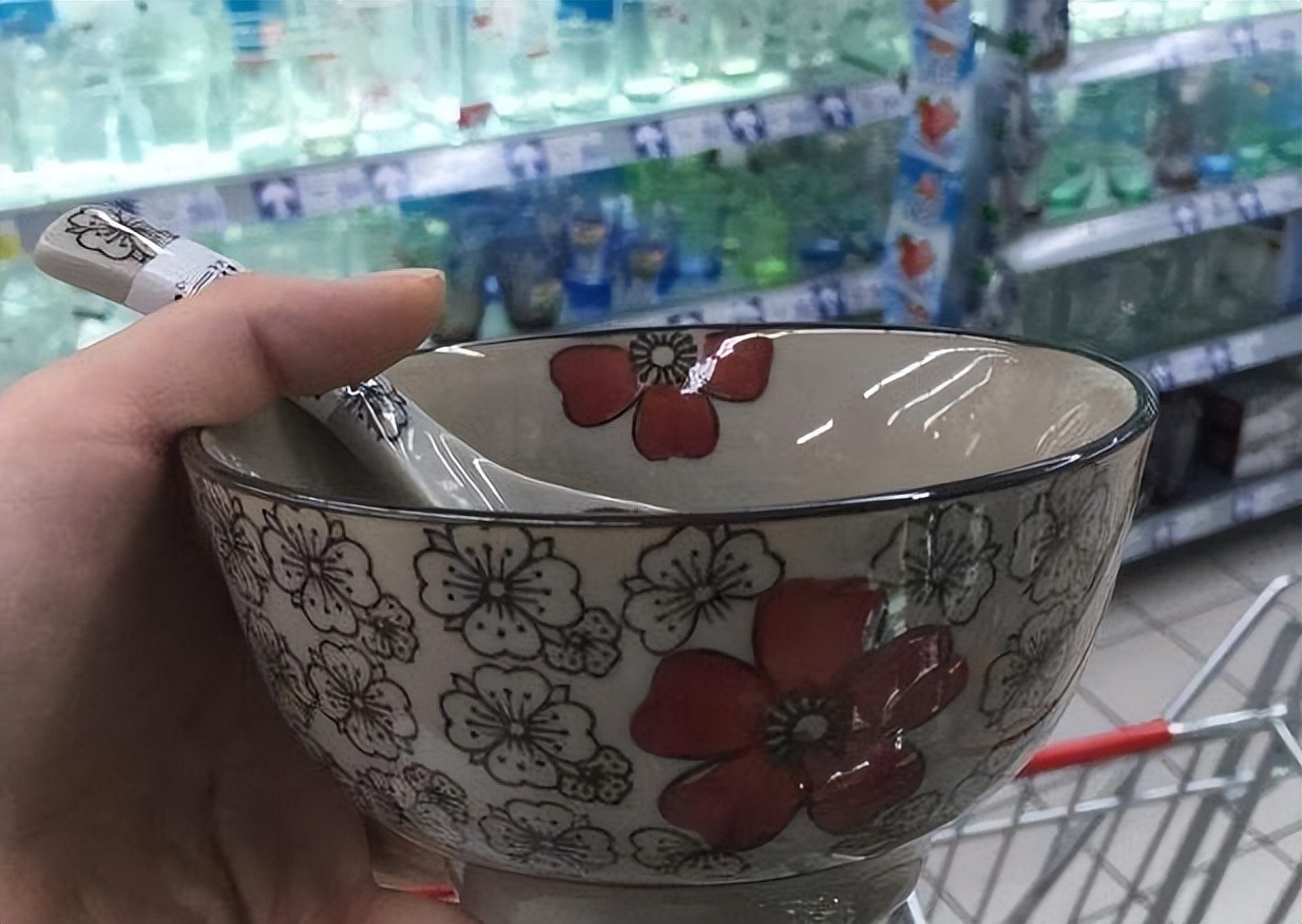 不管有钱没钱这三种钱不能花,不管有钱没钱这三种衣服早扔掉