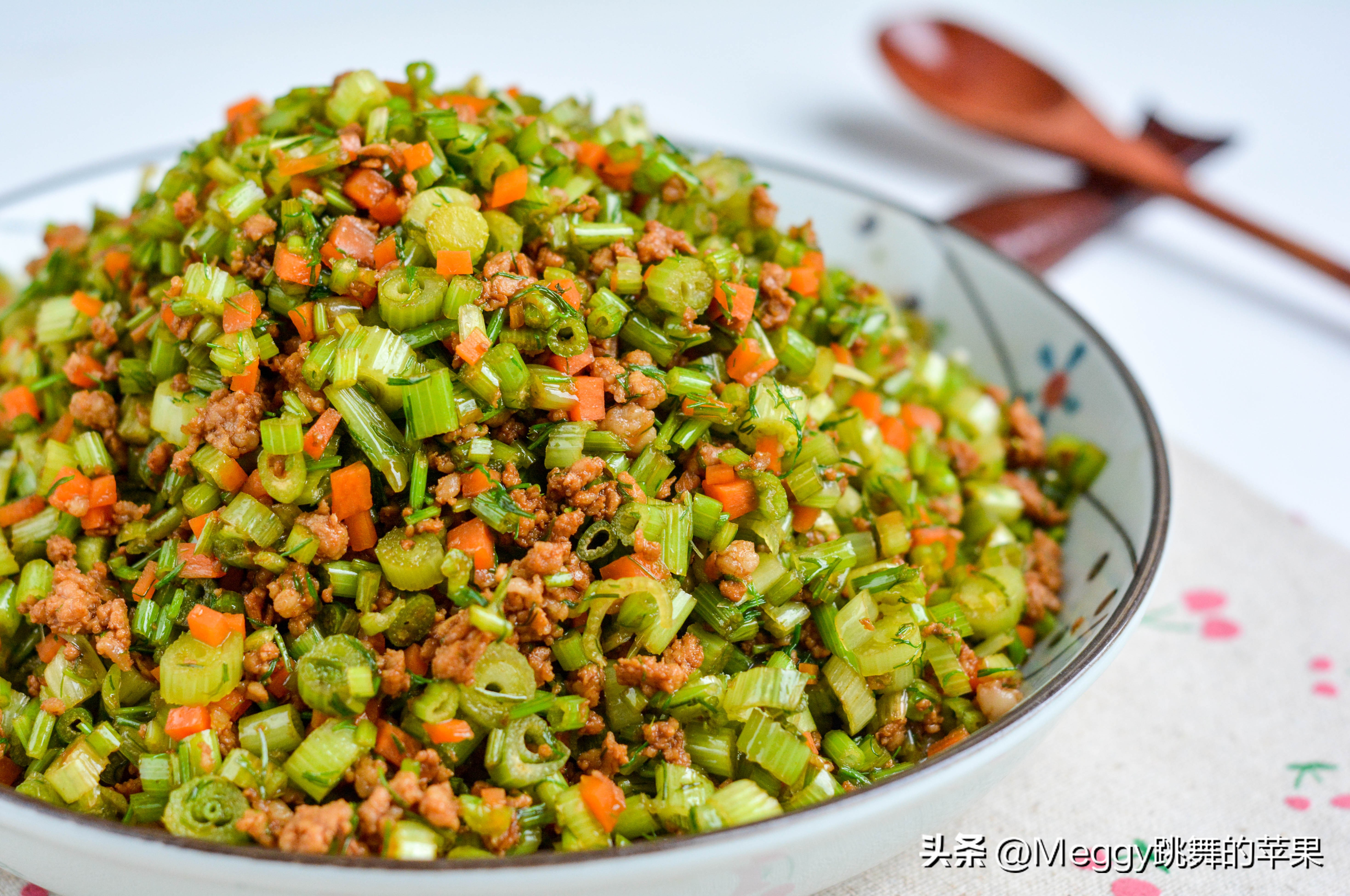 纯茴香馅包子怎么做好吃,茴香馅包子怎么调着好吃