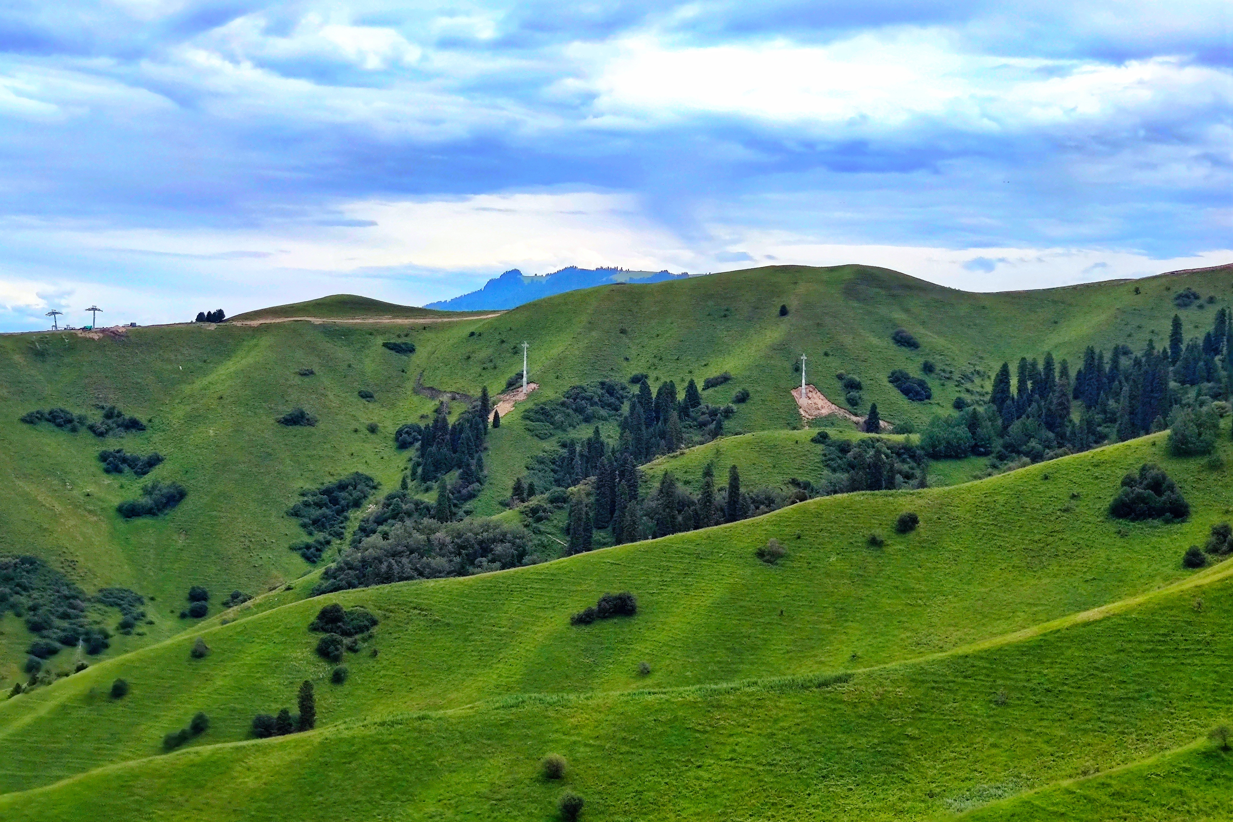 伊犁那拉提草原玩的有啥,伊犁那拉提草原是几级旅游景点