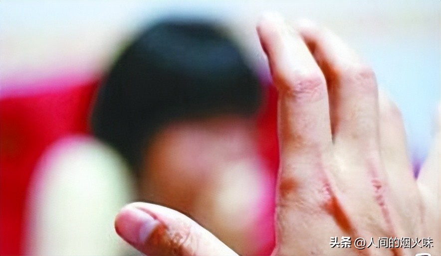 女孩和男孩喝酒报警,女孩晚上和男生喝酒