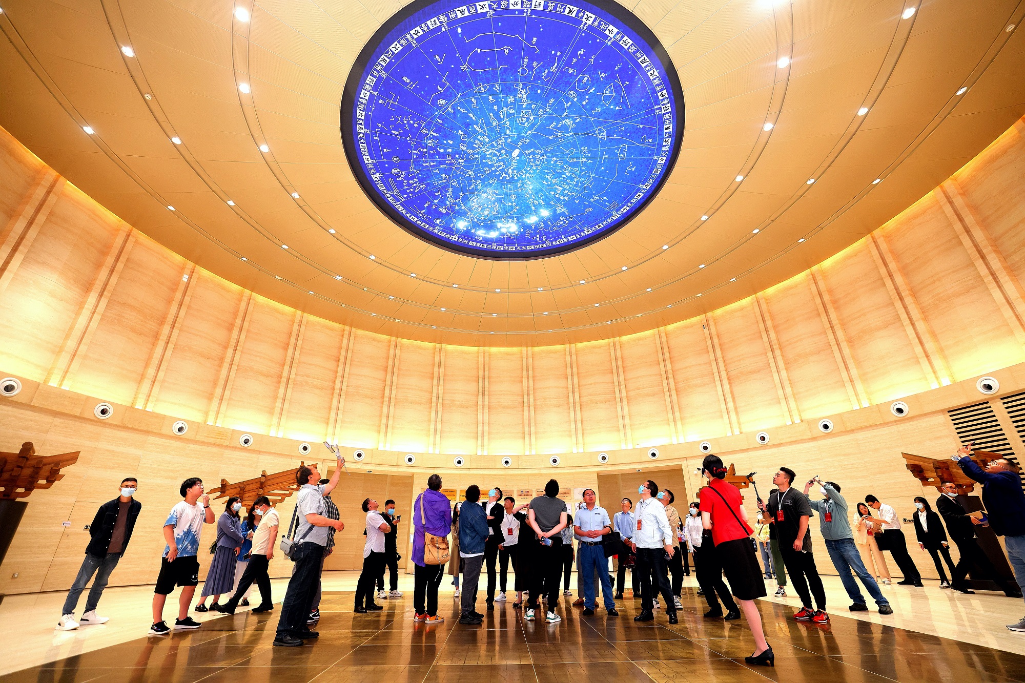 1800岁的武昌，为何能远离老牌城市的诅咒？（深度长文）