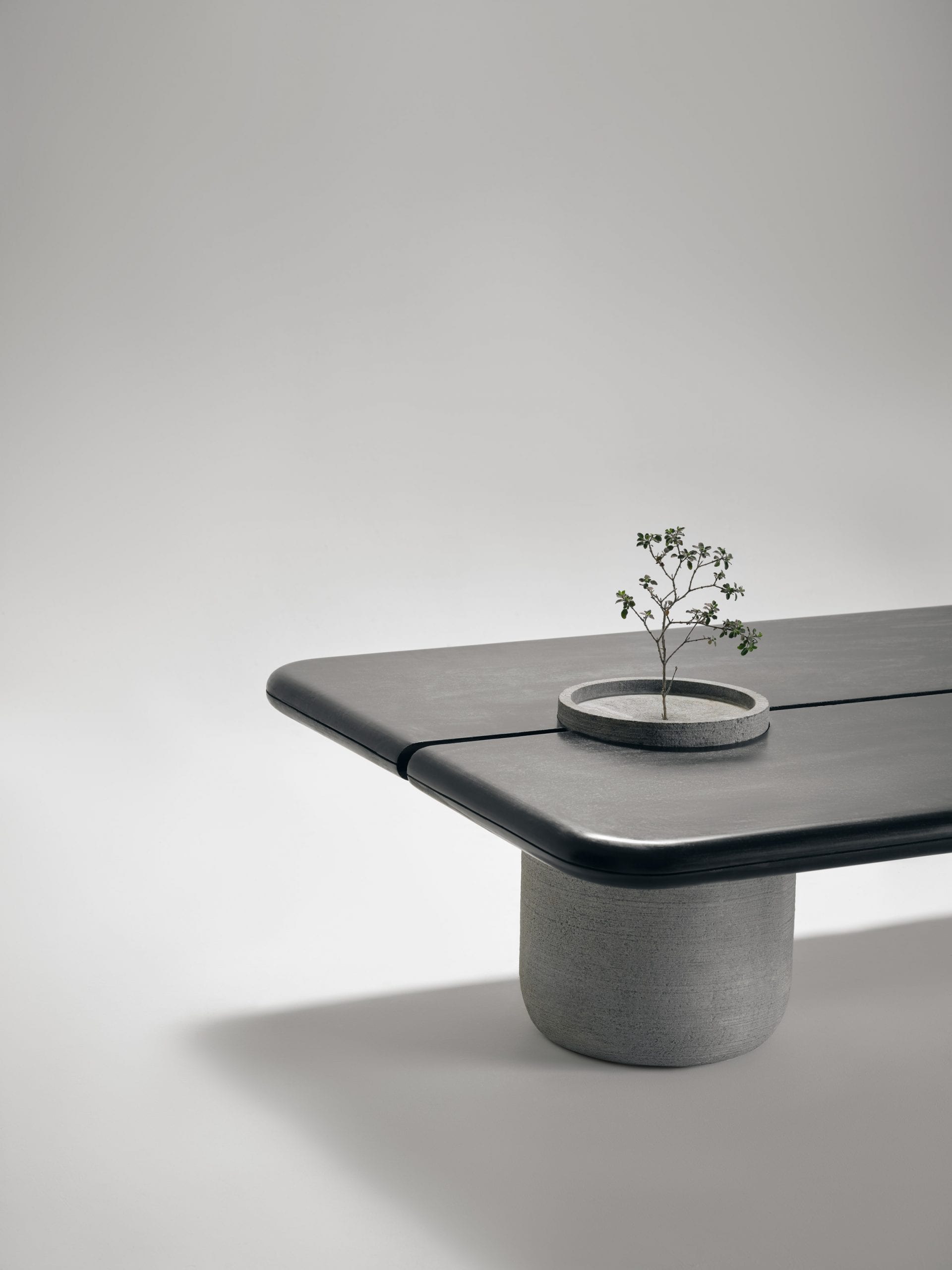 2021在时尚中创意，Dazeen陈列室12款椅子作品赏析