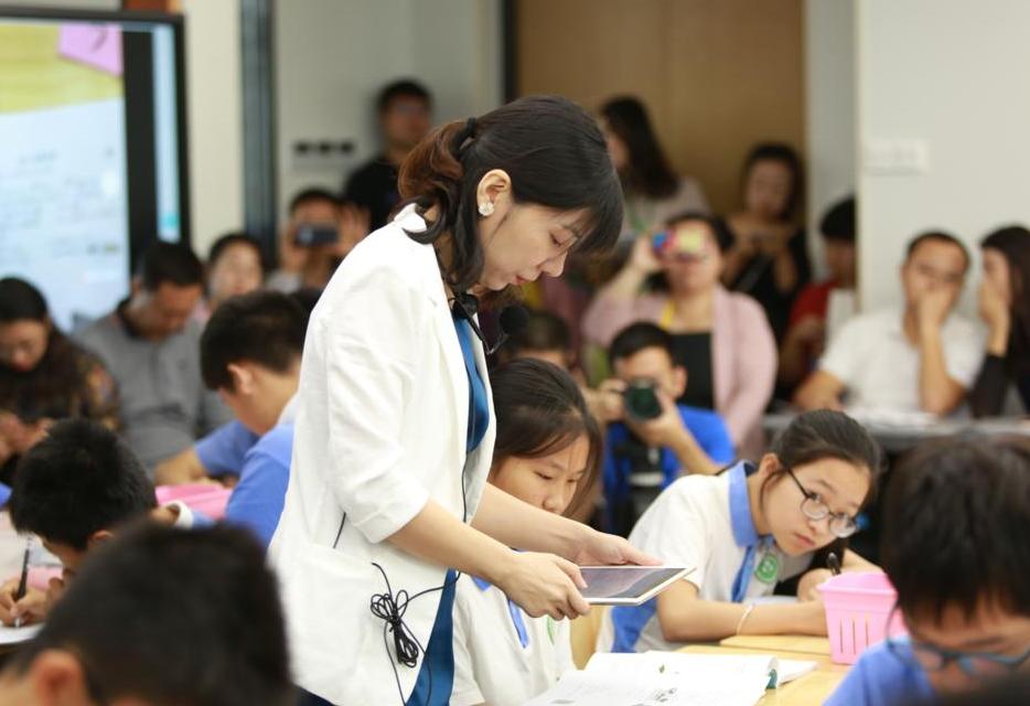 技校女厕兼职事件曝光,女大学生兼职真实事件