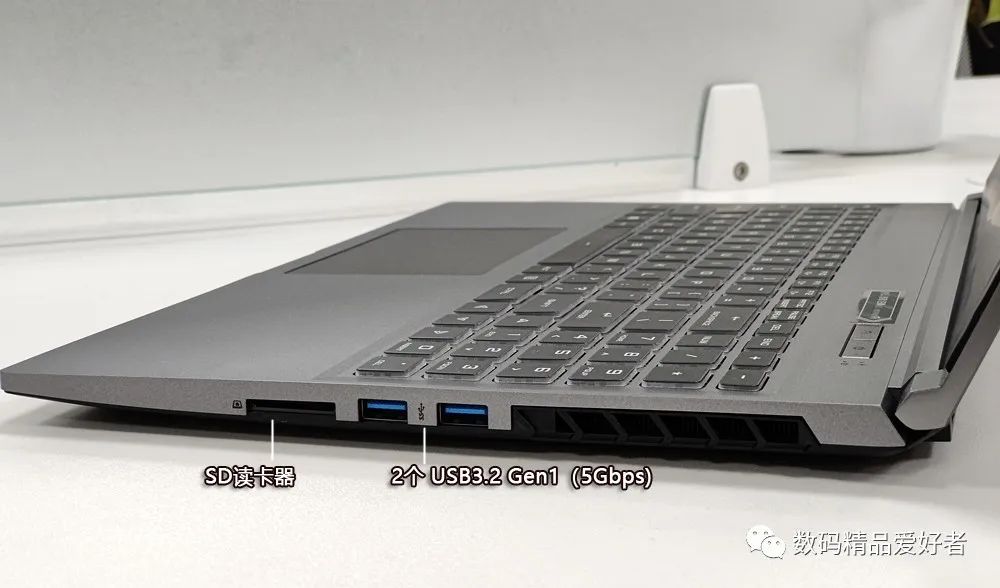 机械革命极光e2023款酷睿版笔记本,机械革命极光air游戏本评测