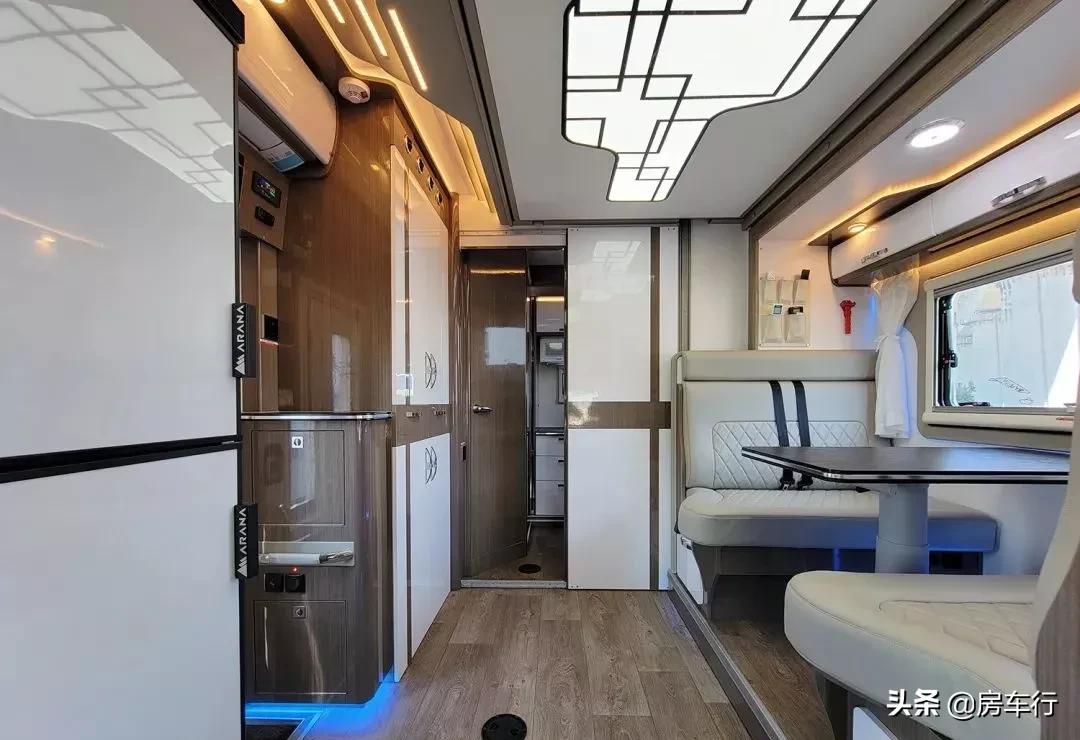 最新款进口顶级依维柯b型房车,依维柯房车推荐10万到20万之间7座