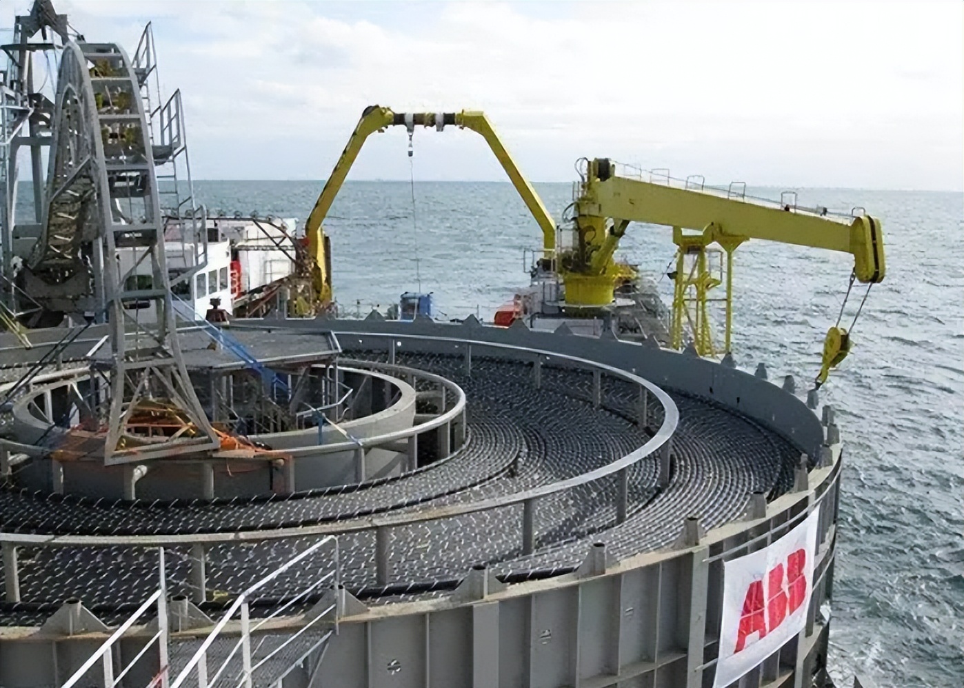 中国到美国的海底光缆,欧洲到美国的海底光缆有多少公里