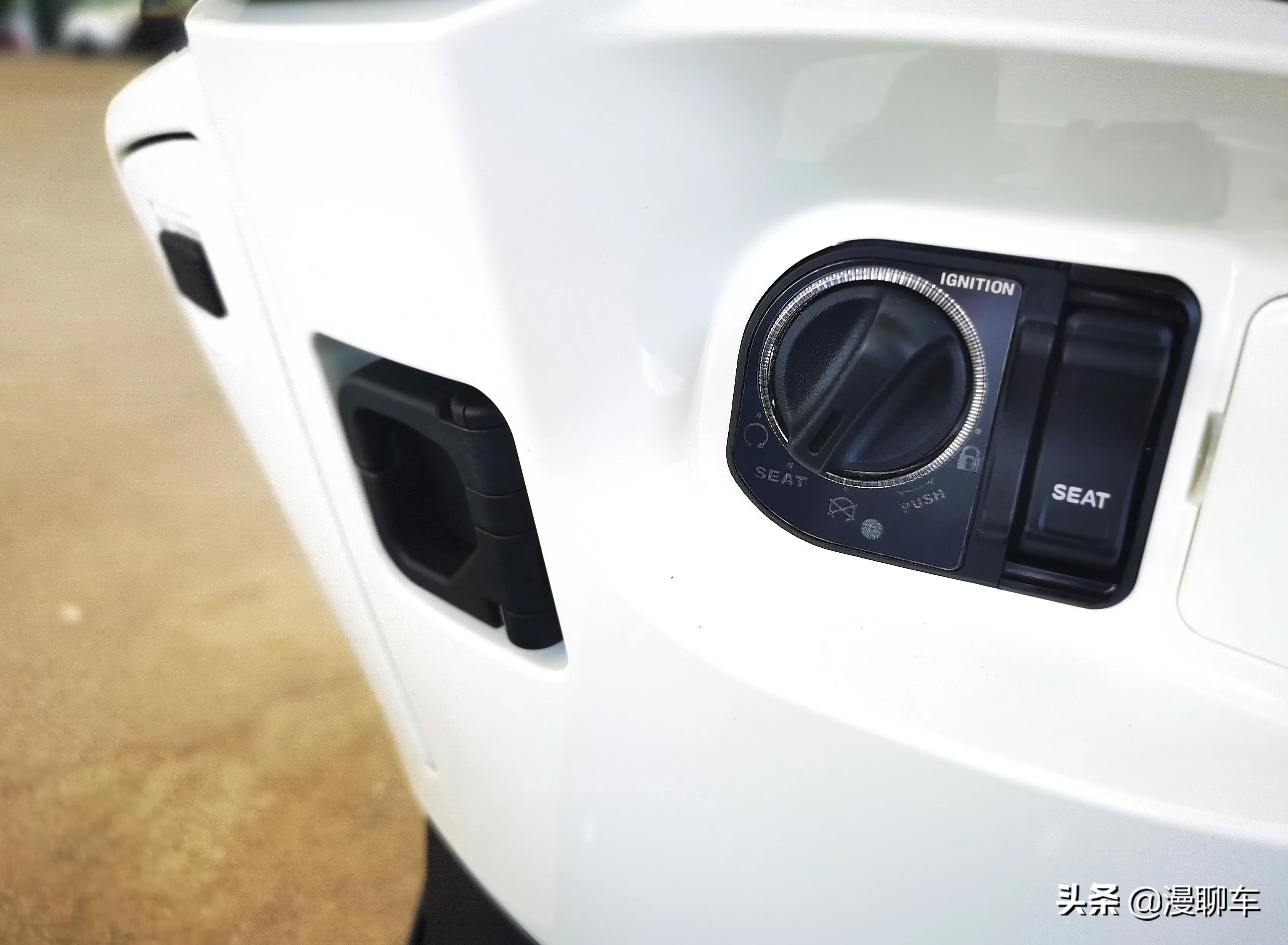 本田复古踏板ns125la介绍,新大洲本田复古踏板ns125落地价