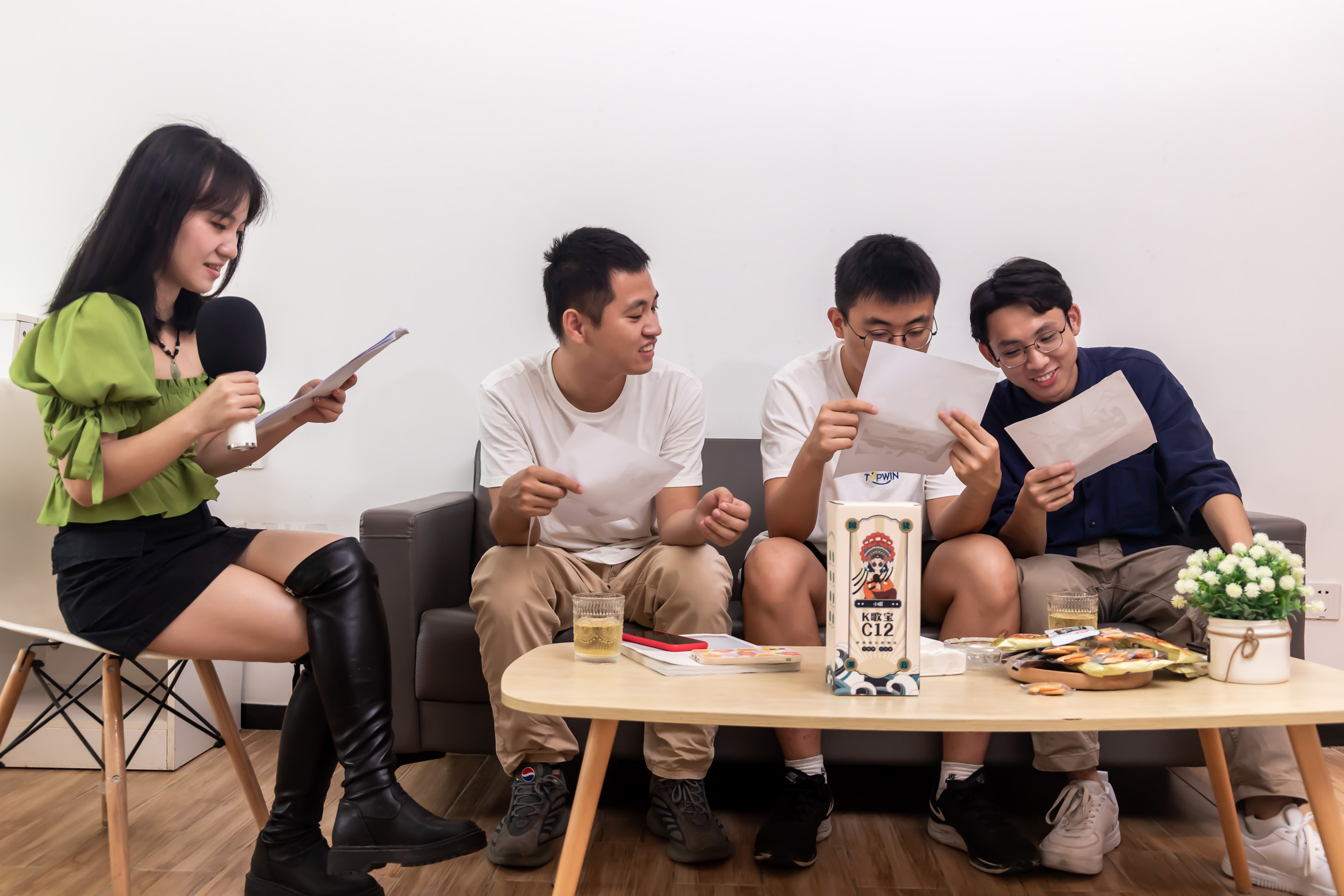 是麦克风也是音箱！小米有品众筹90后幸福感，情侣在家可对唱情歌