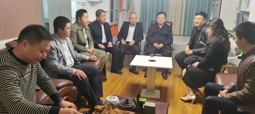 多图阐释一句话：在重庆的河南人很团结……