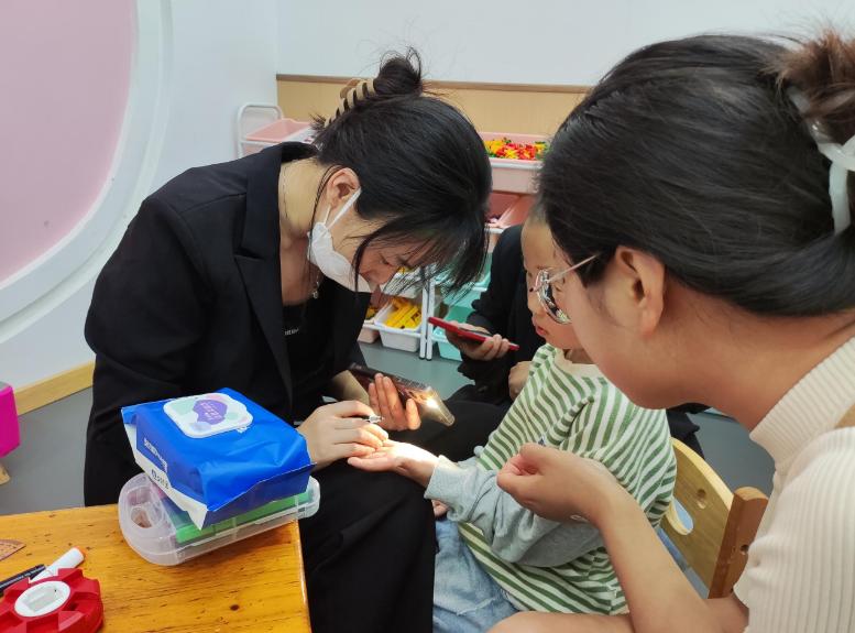 托育园教什么吸引家长,早教托育招生策划方案