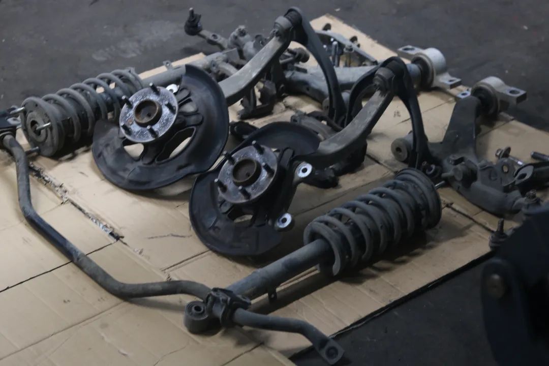 13代半皇冠底盘松散回炉重造,十三代皇冠彻底整备