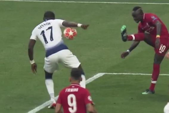 梅西点球和c罗点球,梅西点球和c罗点球的区别