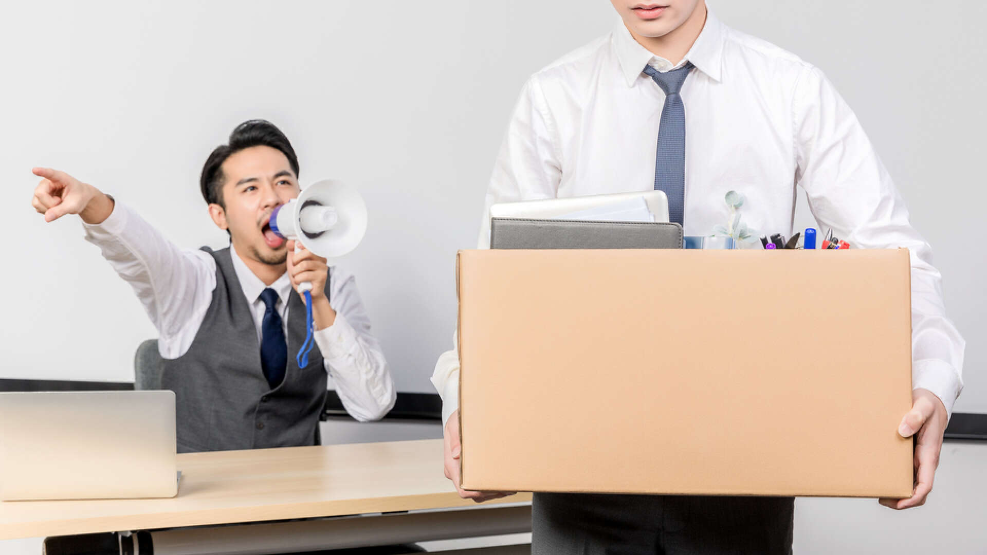 为什么员工发微信领导不回复,给领导发微信拜年不回复为什么