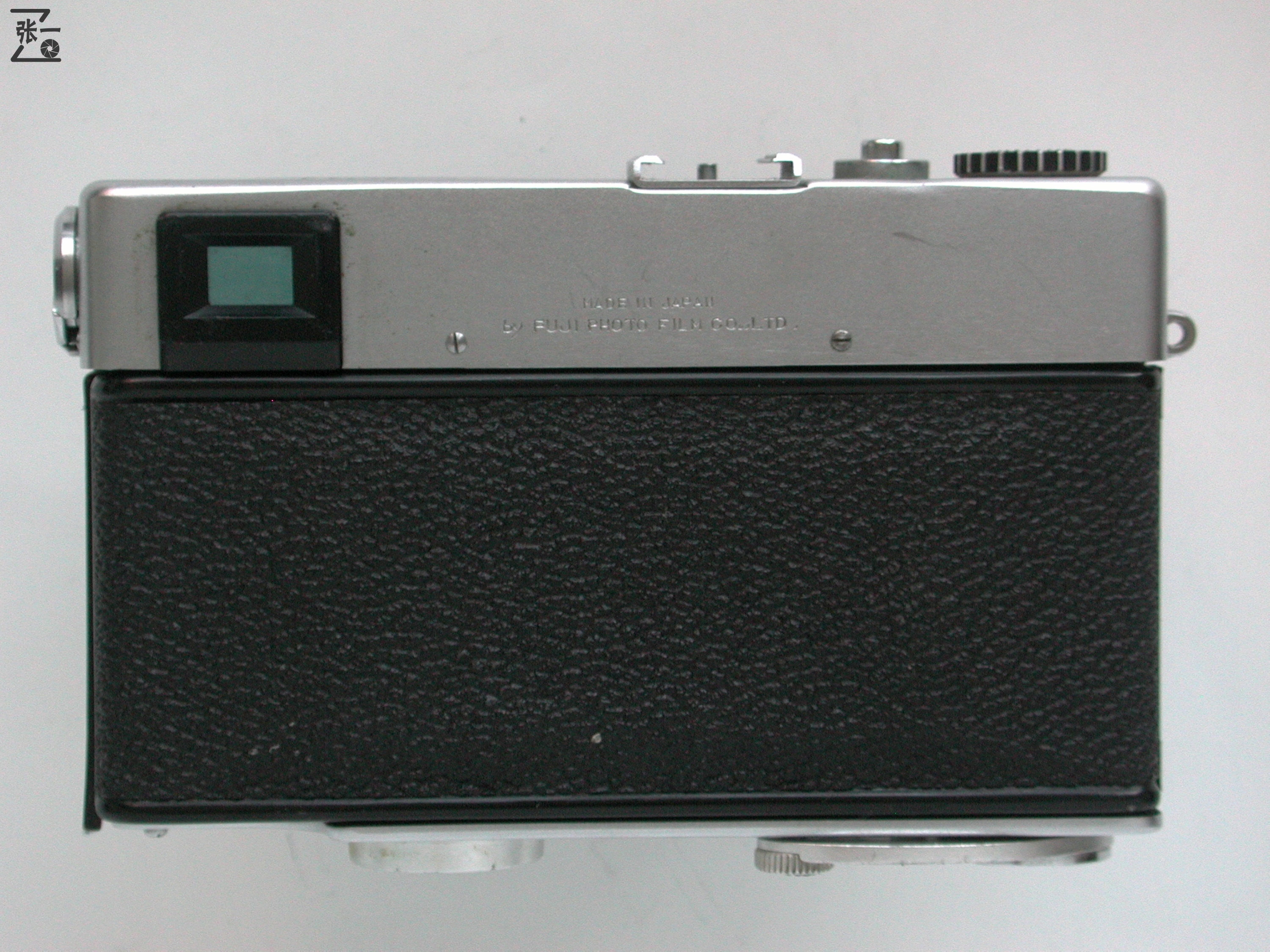倒片旋钮在机身侧面的日本Fujica35Auto-M旁轴相机！1962年问世