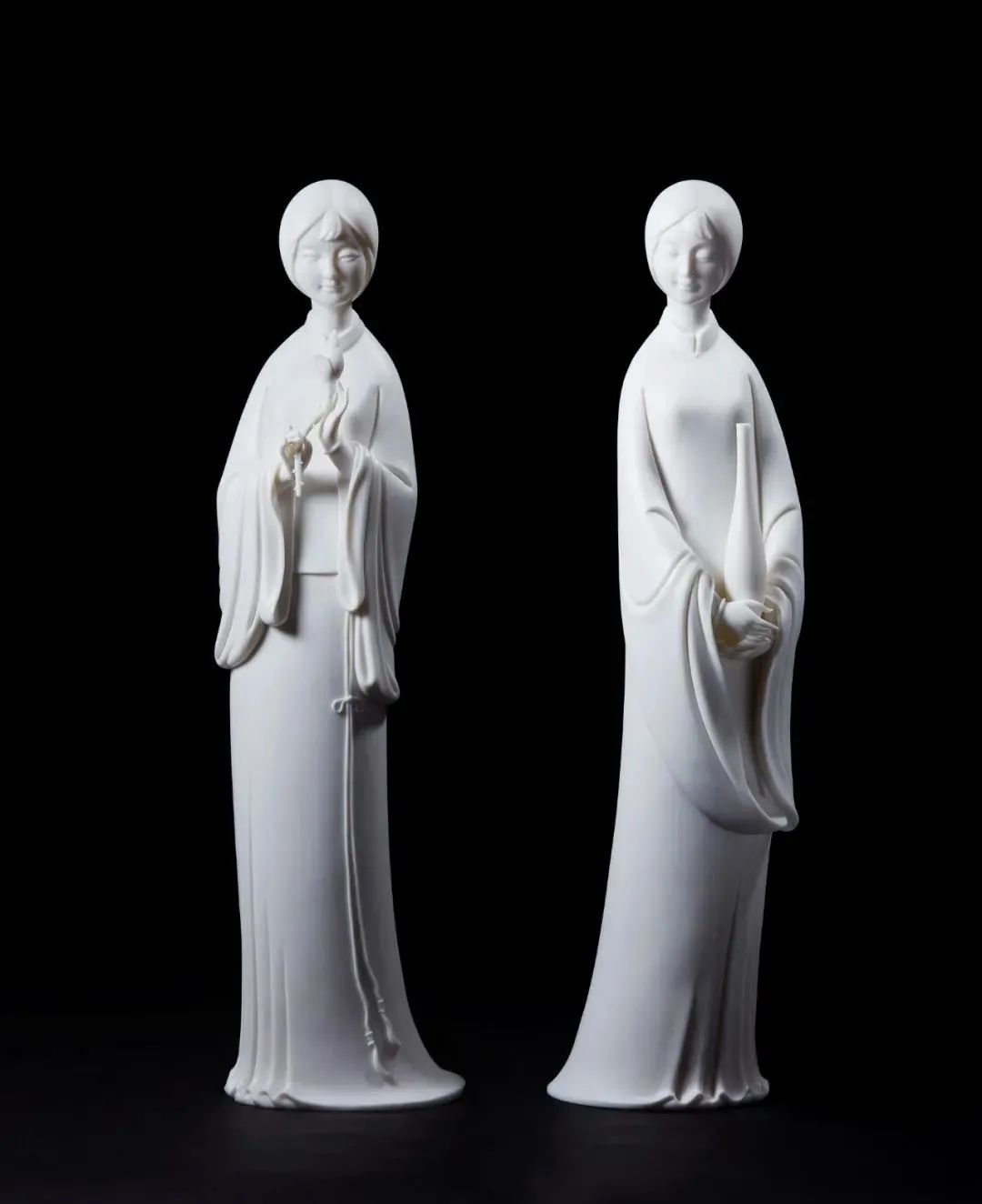 “最美中国白”拍出1633万天价，背后的神秘男人火了