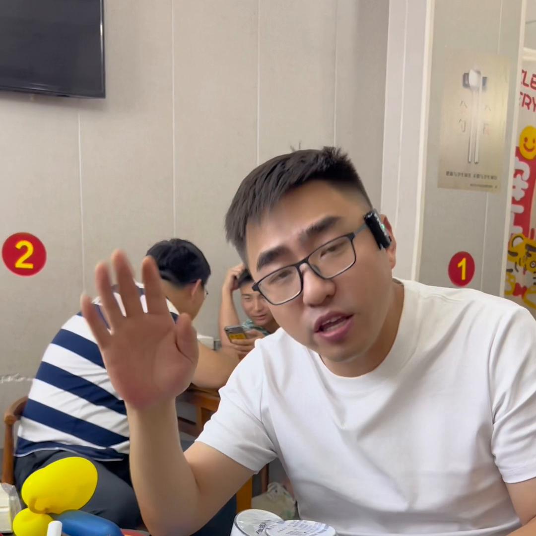 新东昇平饭店(原一品龙虾)八九十规格龙虾88❗店里卖1...