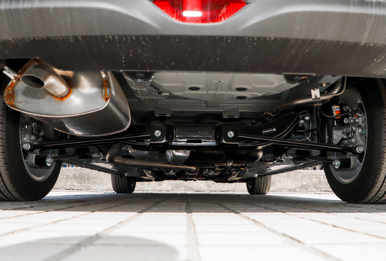 别克英朗16万公里的车还值得买吗,别克英朗和日产轩逸哪个性价比高