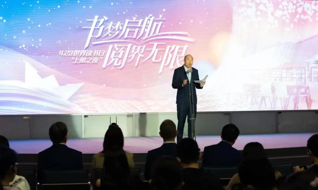 提灯夜游拍照姿势,提灯夜游天街