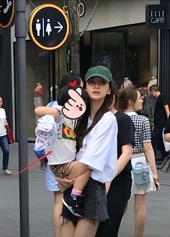 黄晓明当众摸女性屁股，Angelababy不闻不问，最终走向离婚