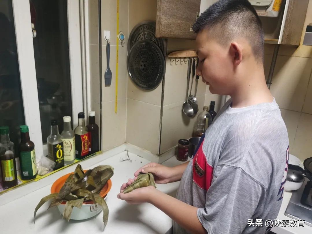 育传统美德扬爱国之心主题班会,育传统美德扬爱国之心诗词