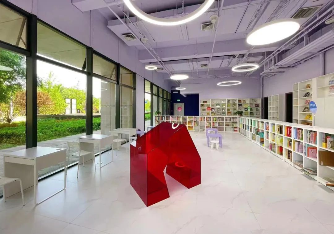 ​1100平方米、万册图书…能源谷首家实体书店落户未来中心