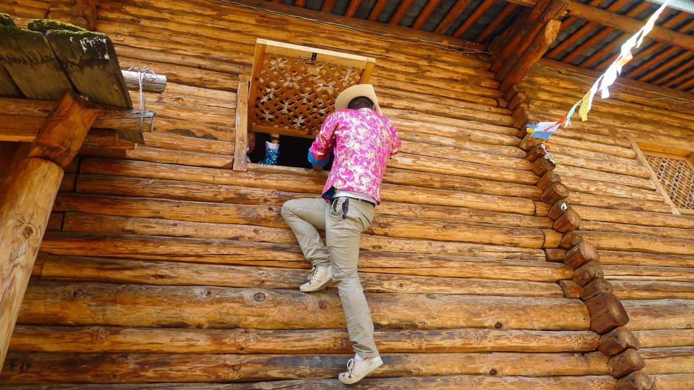 用来招待贵宾的四川臭猪肉，在房梁上悬挂53年，真的还能吃吗？