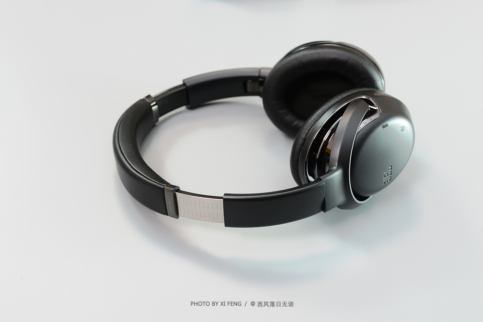 SONY、Bose、JBL三大信仰品牌，顶级降噪大头戴，换你会选谁？