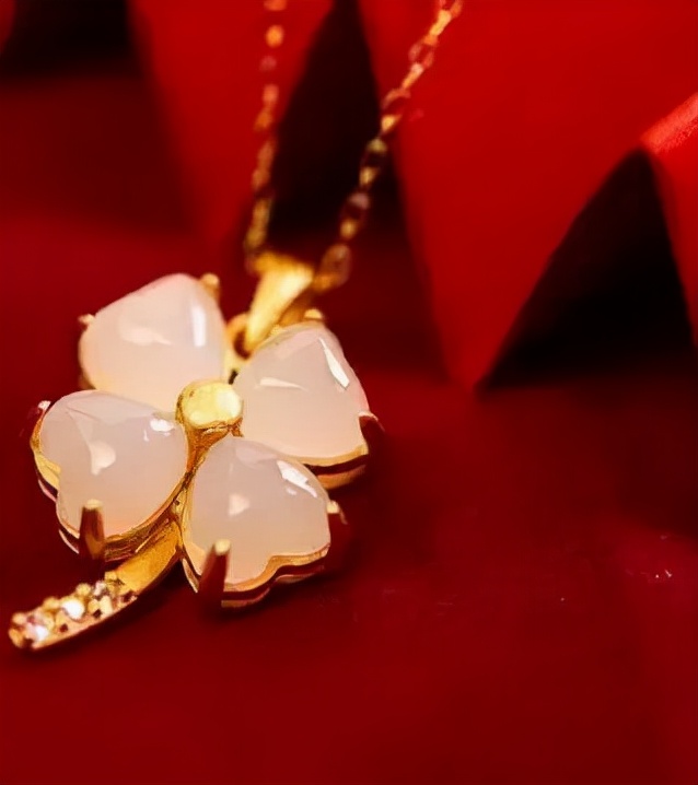 有眼不识金镶玉典故,有眼不识金镶玉完整句子是什么