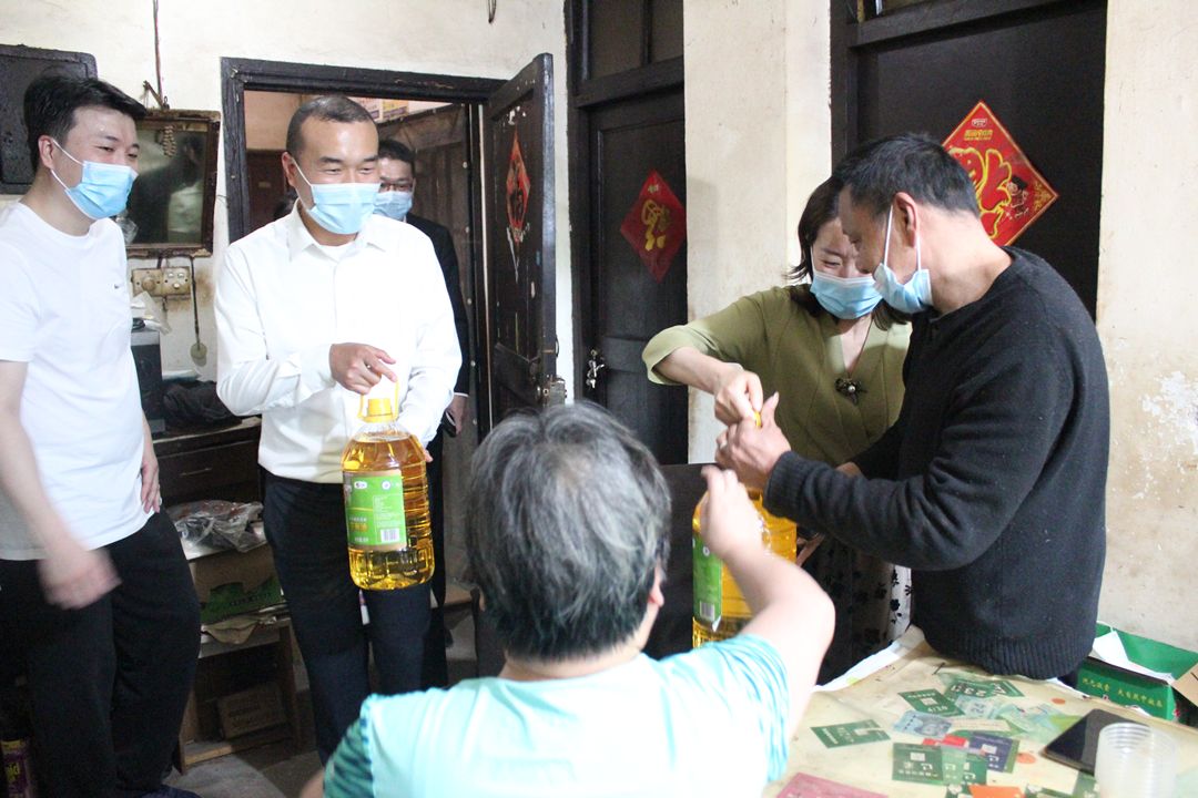 友邦有爱情暖人心