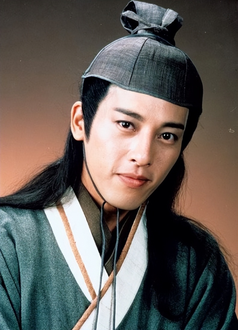 过气老戏骨窘况：农村走穴、直播捞金、情史混乱，晚节还值钱吗？