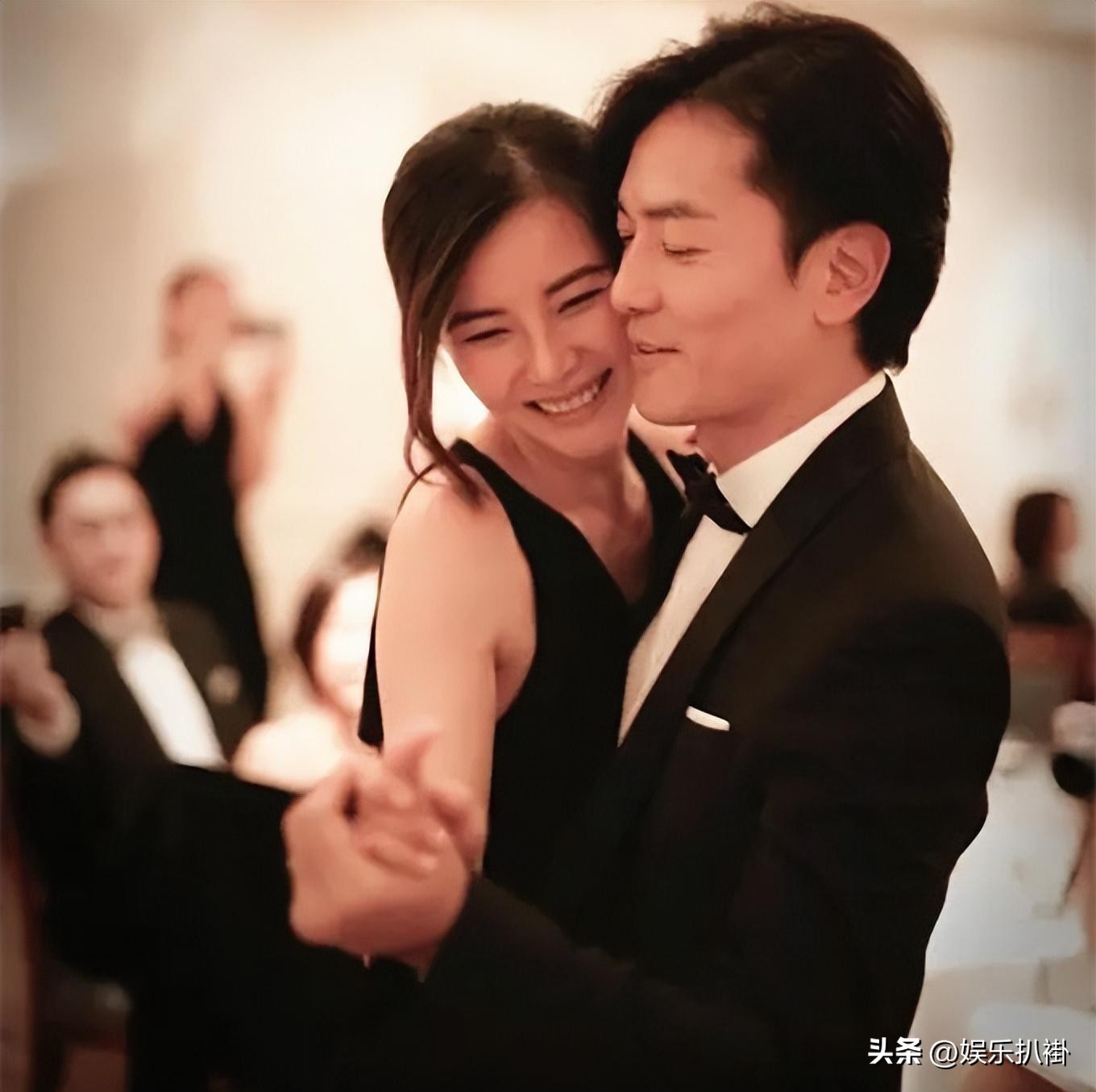 郑伊健54岁变化,54岁郑伊健还在留长发