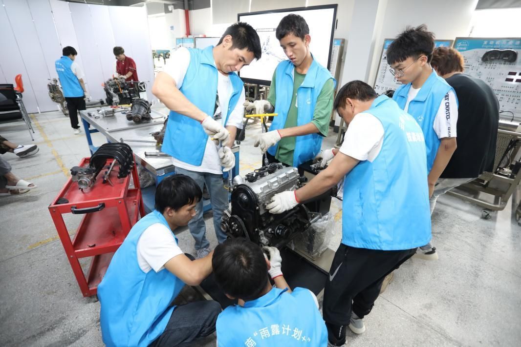 闆ㄩ湶璁″垝鍔╁姏璐洶瀛︾敓鍦嗘ⅵ鏈潵,闆ㄩ湶璁″垝甯壎璐洶瀹跺涵