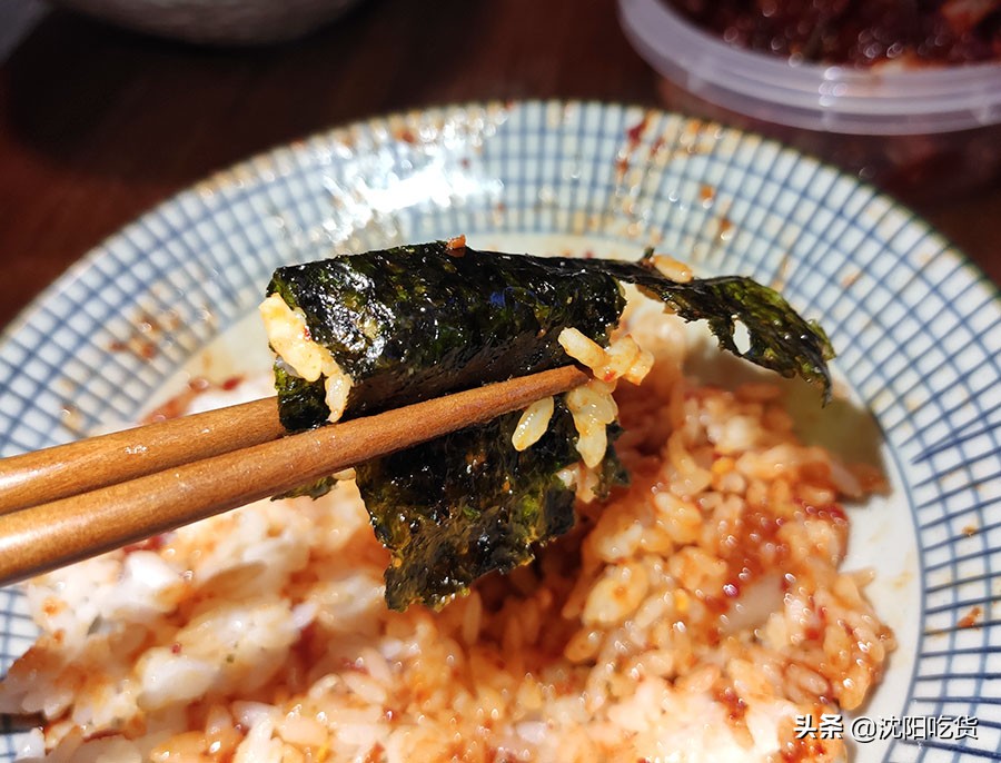 生螃蟹海苔拌饭,吃海苔生腌酱螃蟹