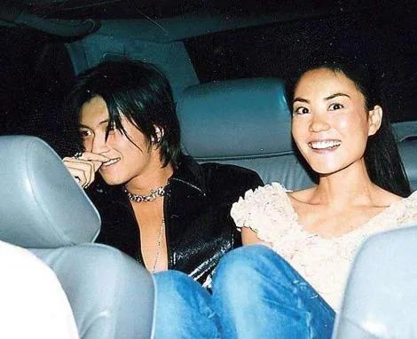 王菲和谢霆锋近日的消息,王菲与谢霆锋爱情故事