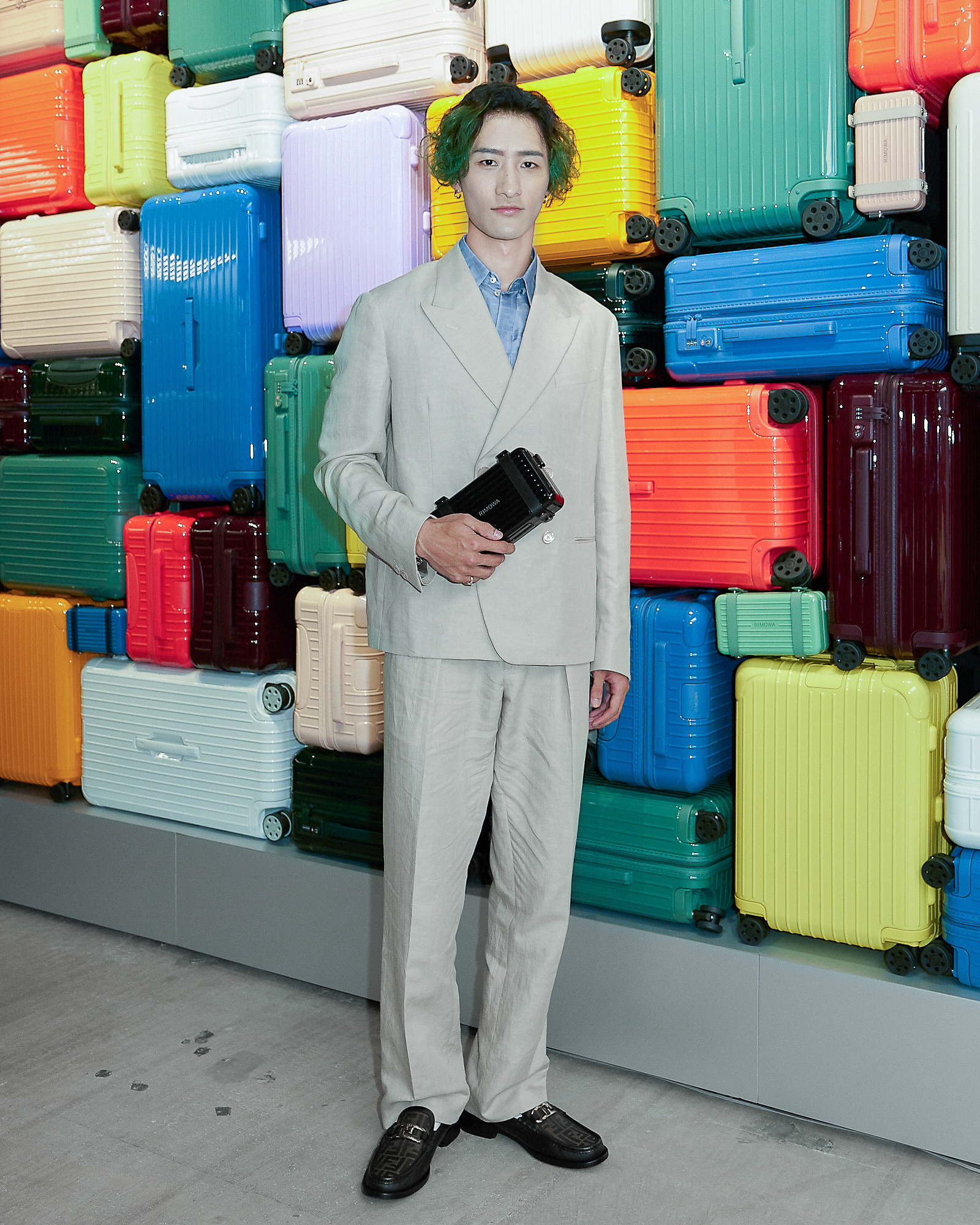 每周时报｜全球巡回第一站，RIMOWA就把朋友们的行李箱公开了？