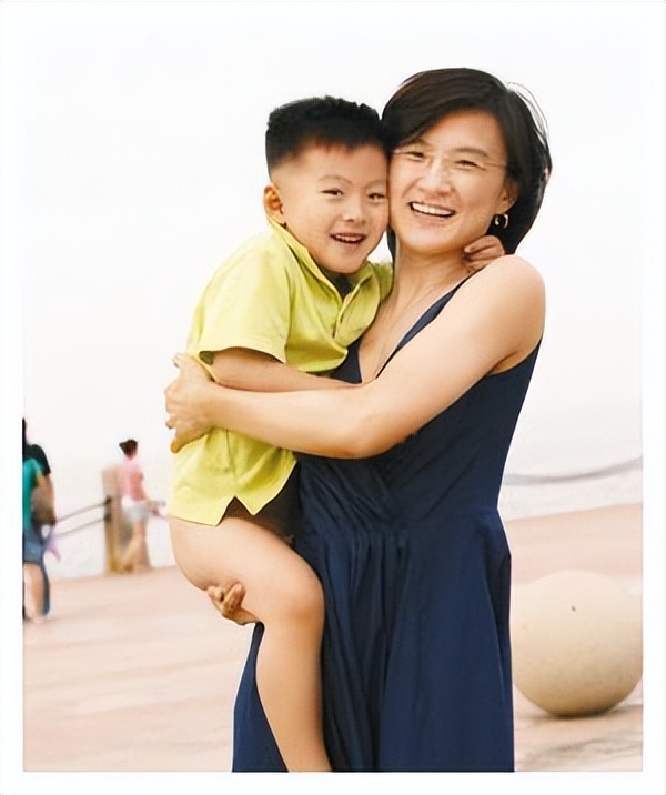 王世林和董倩是怎么相识相知的,央视4套主持人王世林简介