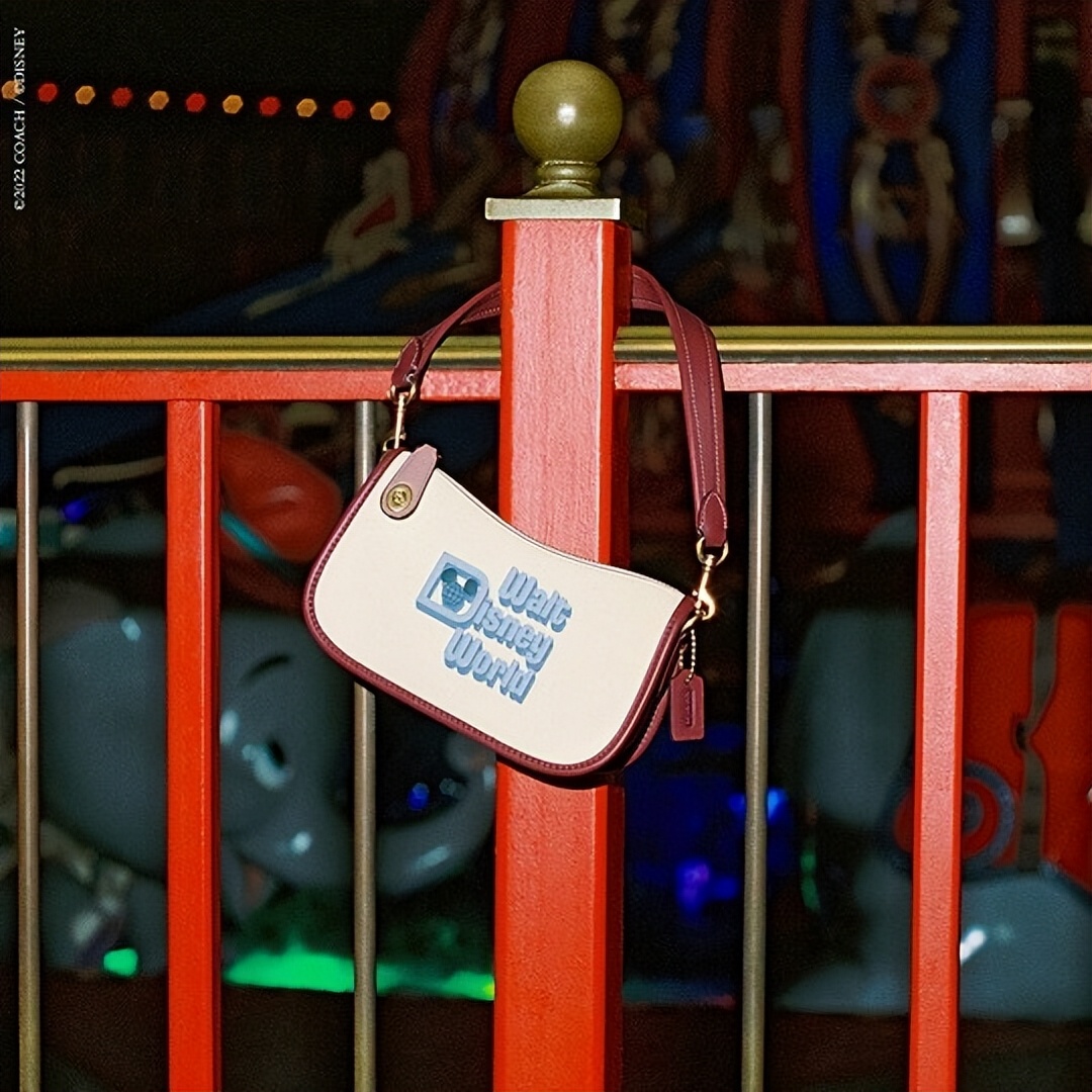 coach和迪士尼联名包米奇,coach双肩包迪士尼联名二手