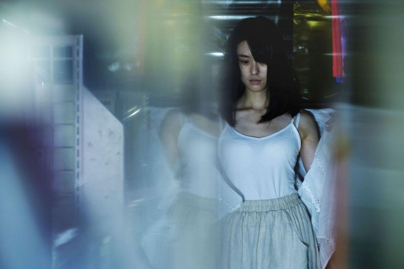 弑亲、卖肉、*拍偷**，尺度爆表，如此生猛的华语片，惊到我了